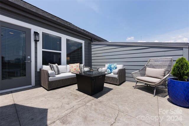 view of patio featuring an outdoor hangout area