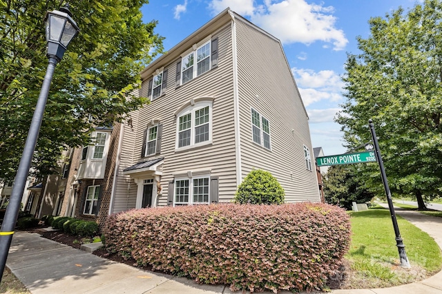 view of property exterior