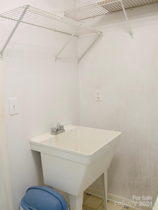 laundry room featuring sink