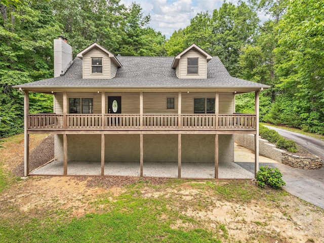 view of front facade featuring a porch