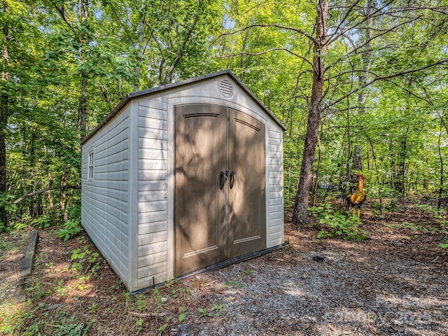 view of outbuilding