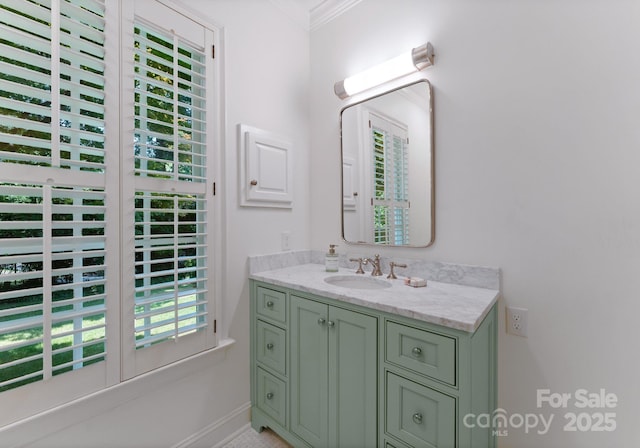 4301 Fairview Oaks Dr, Charlotte, NC 28211 - bathroom featuring vanity, crown molding, and baseboards