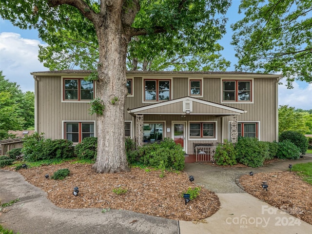 view of front of property with covered porch