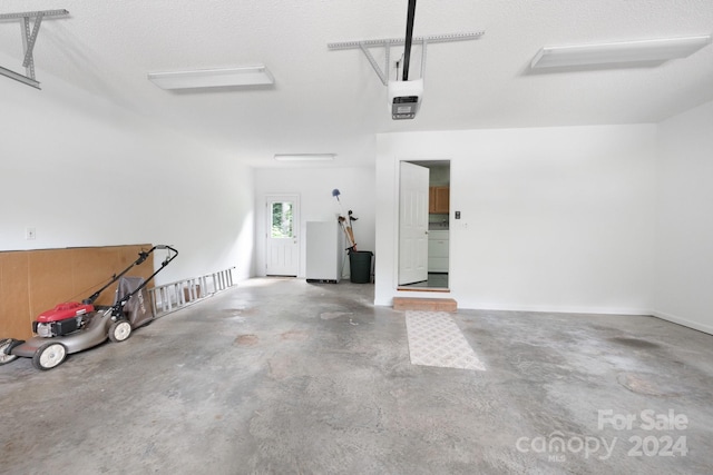 garage featuring washer / dryer