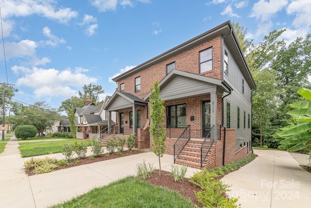 craftsman-style house with a porch