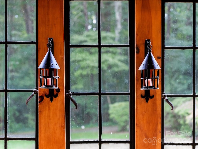 127 Springside Rd, Asheville, NC 28803 - view of exterior details