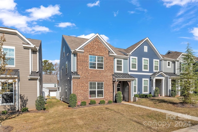 view of front of house featuring a front yard