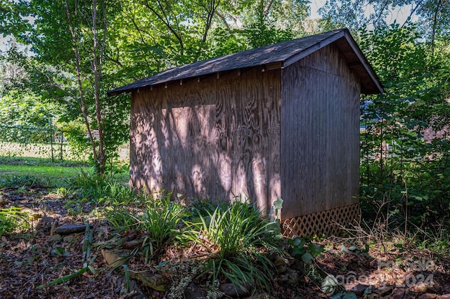 view of outdoor structure