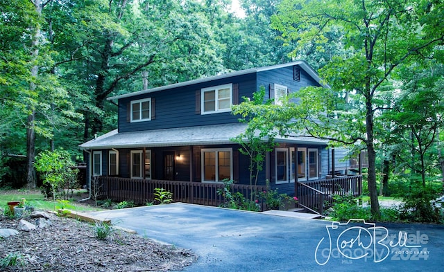 view of front of property with covered porch