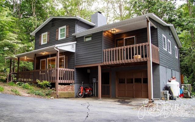 view of front of property featuring a garage