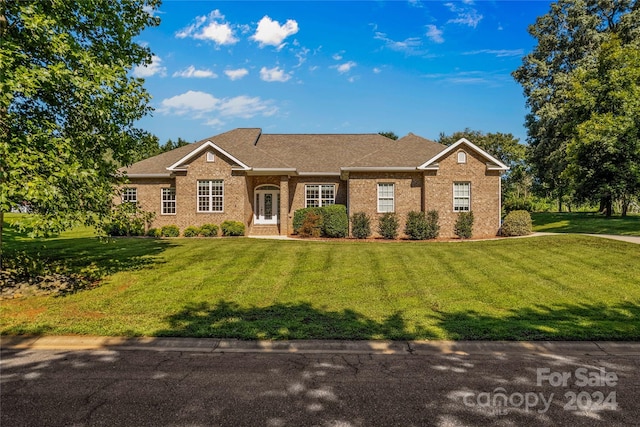 view of front of house with a front yard