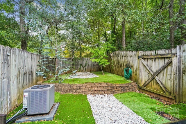 view of yard featuring cooling unit