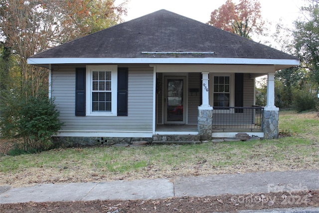 view of front facade featuring a porch