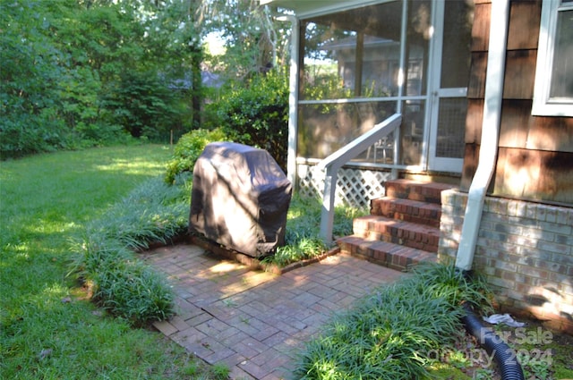 view of yard with a patio