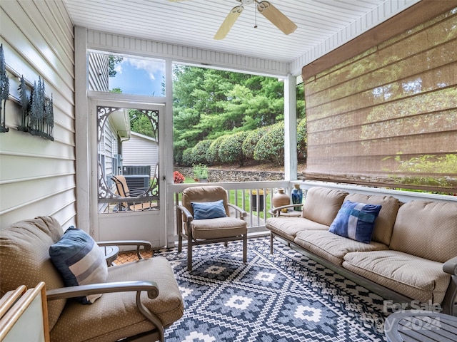 sunroom / solarium with ceiling fan