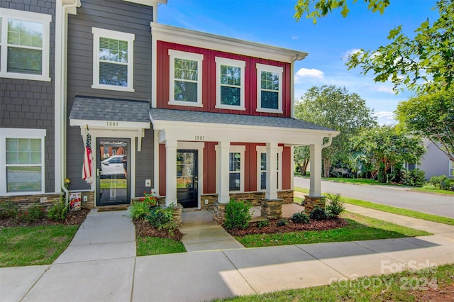 view of front of home with covered porch