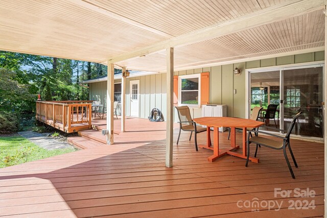 19 Brookcliff Dr, Asheville, NC 28804 - deck with outdoor dining area