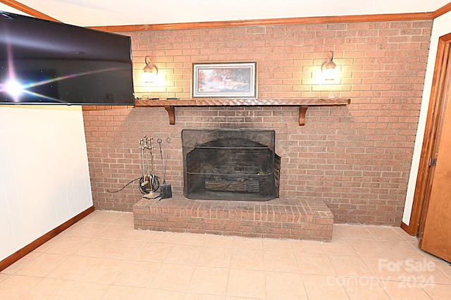 interior details featuring a fireplace and baseboards