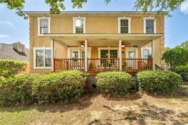 view of front of property featuring ceiling fan