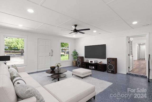 living area with recessed lighting, plenty of natural light, baseboards, and ceiling fan