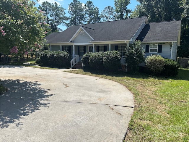 single story home with a front yard