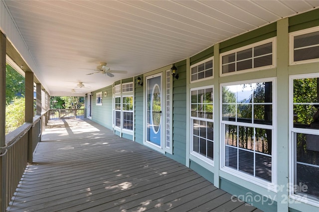 deck with ceiling fan