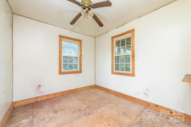 empty room featuring ceiling fan