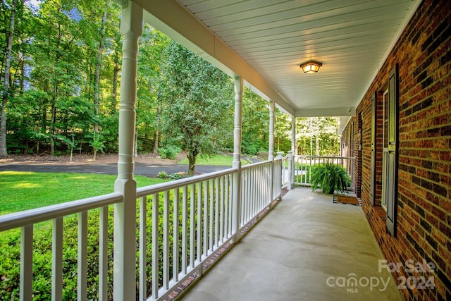 view of patio / terrace with covered porch