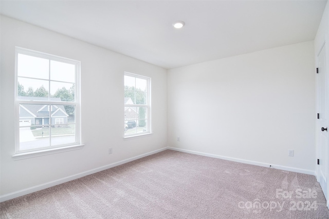 view of carpeted spare room