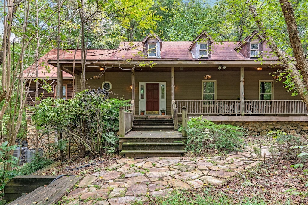 view of front of property with covered porch