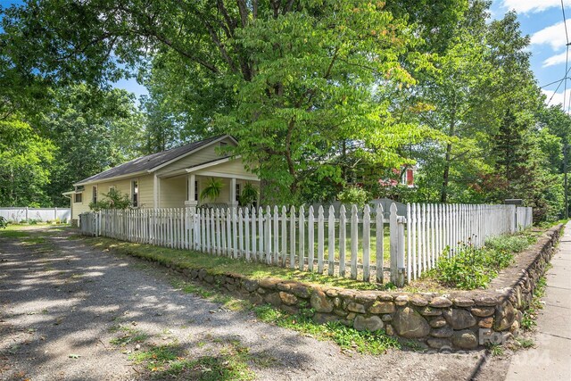 view of home's exterior