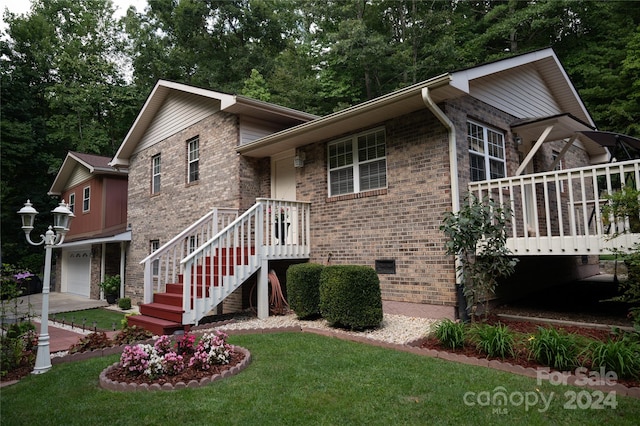 view of front of home featuring a garage