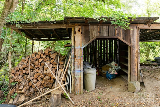 view of outbuilding