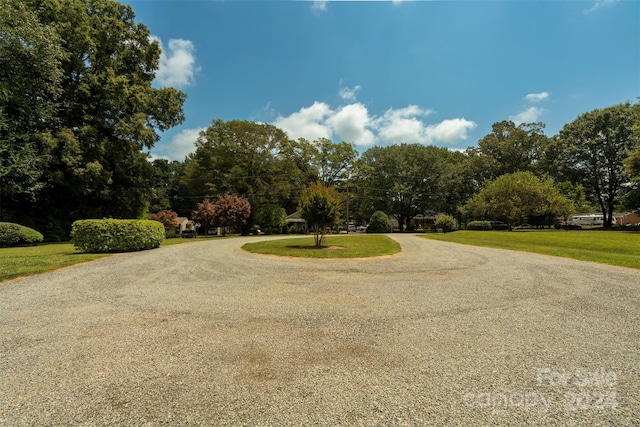 exterior space featuring a lawn