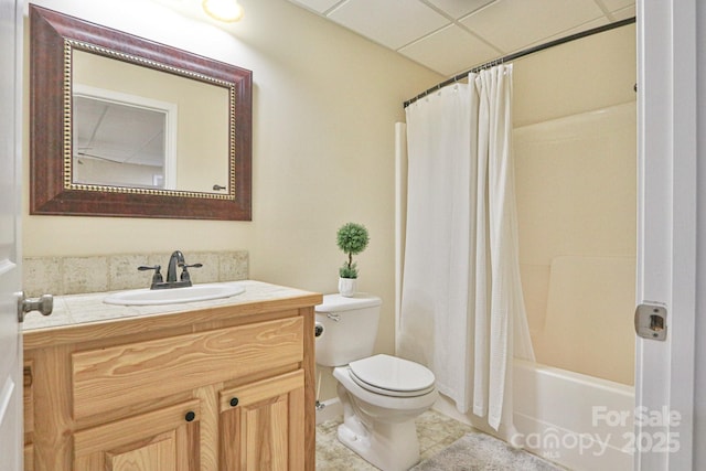 full bathroom with vanity, toilet, and shower / tub combo