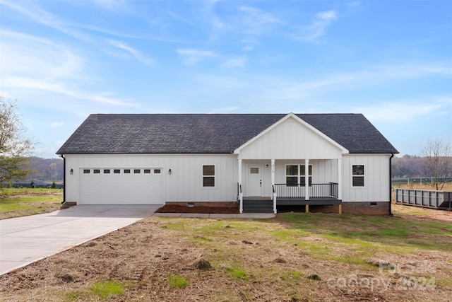 modern farmhouse style home featuring a porch