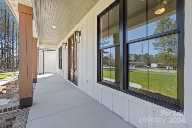 view of patio / terrace with covered porch