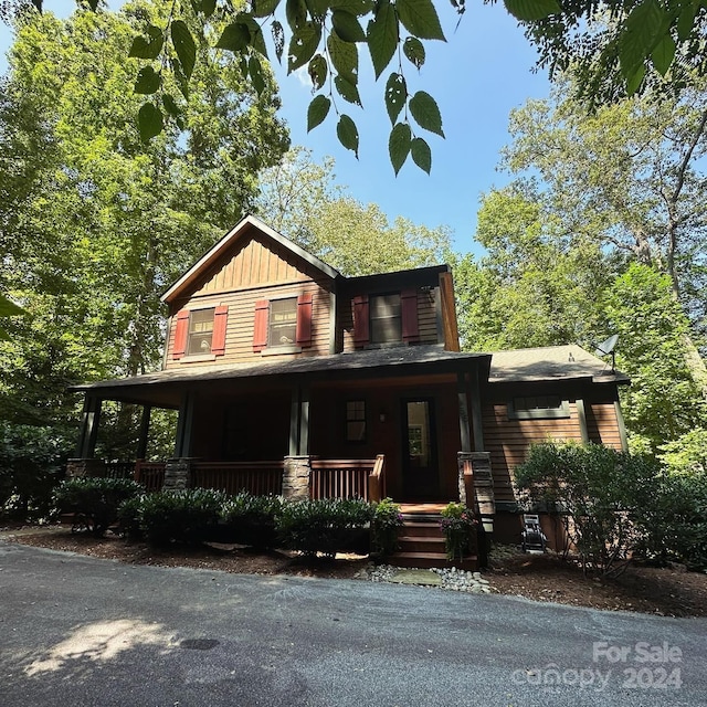 view of front of house featuring a porch