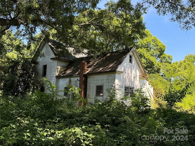 view of home's exterior