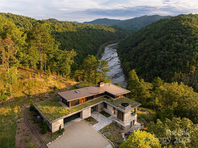 bird's eye view featuring a mountain view