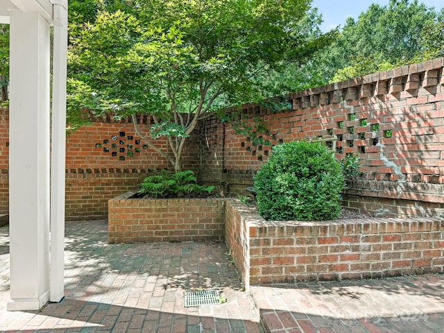 1218 Wareham Ct, Charlotte, NC 28207 - view of patio