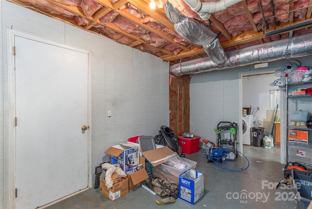 basement with washer / dryer