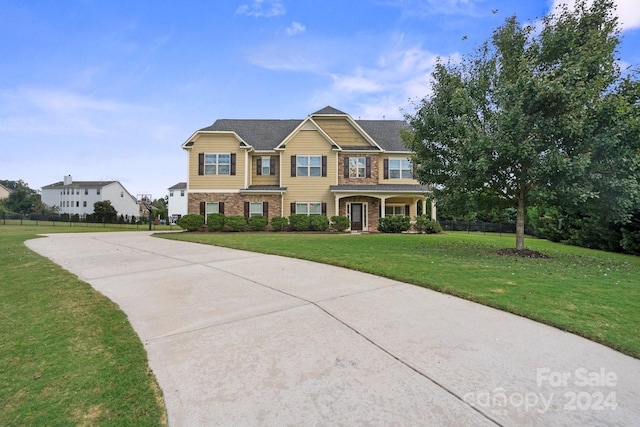 view of front of property with a front yard