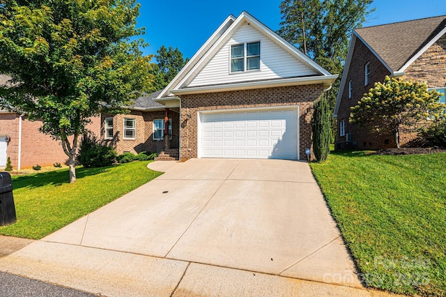 view of front of home featuring a front yard