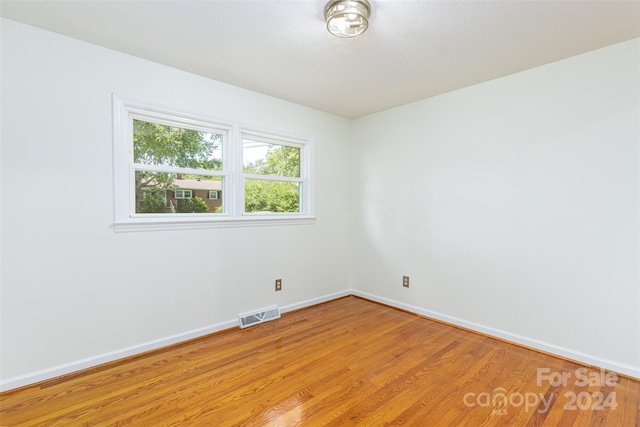 empty room featuring light hardwood / wood-style flooring