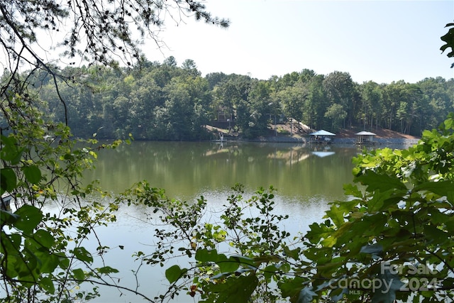 Listing photo 3 for 5070 E Harbor View Dr, Granite Falls NC 28630