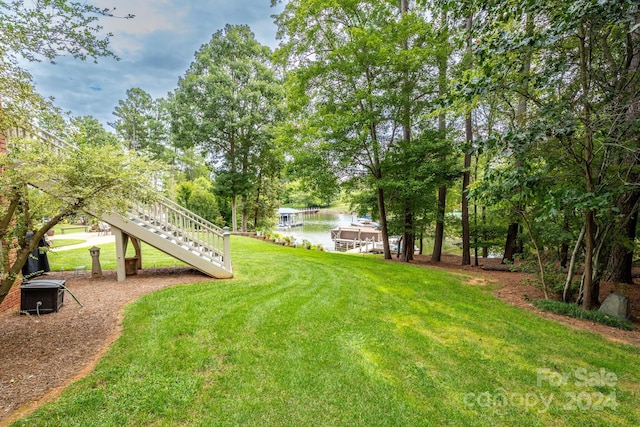 view of yard with a water view