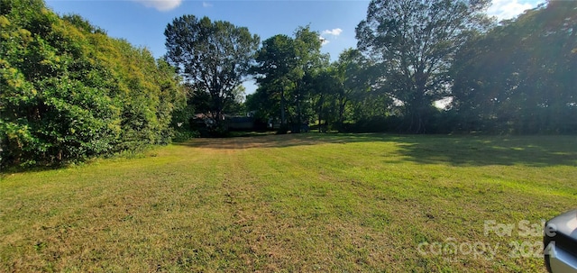 Listing photo 3 for 411 E Trade St, Dallas NC 28034