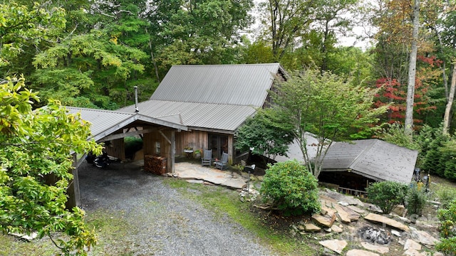 view of front of house featuring a carport