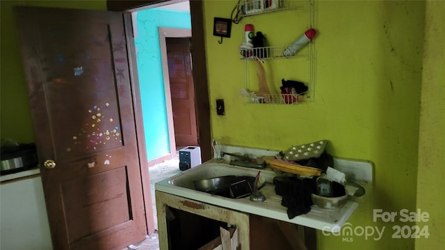 kitchen featuring a sink